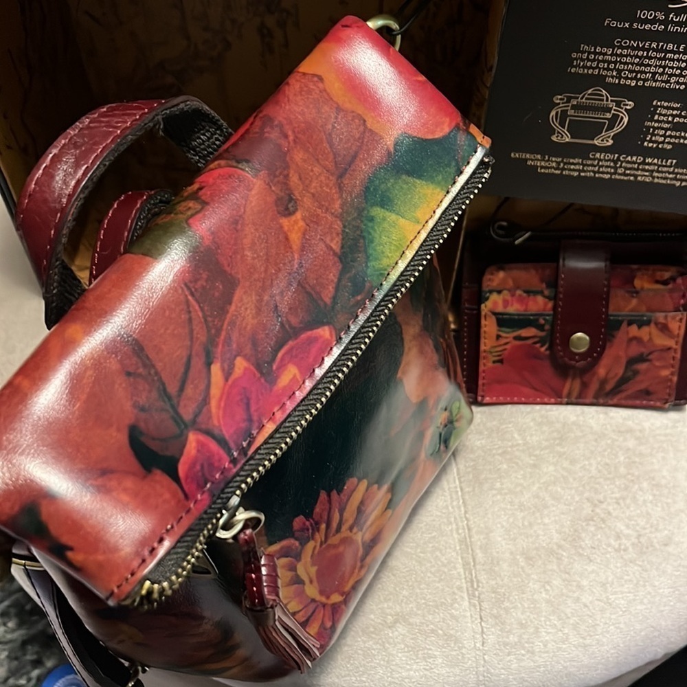 Patricia Nash 100% leather convertible, backpack, and credit card wallet, new - Picture 7 of 15